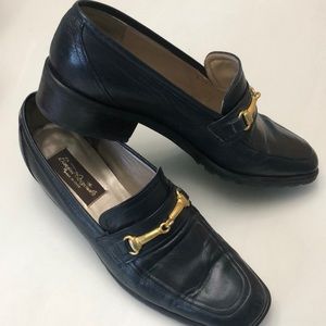 Barefoot Originals ladies size 7 Leather loafer with all weather sole